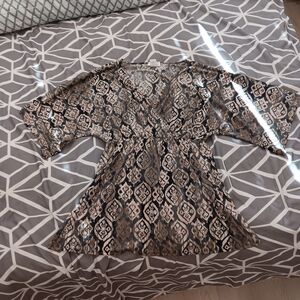 Geometric Patterned Vneck Blouse With An Empire Waist-Size XL- THE ZIGZAG STRIPE